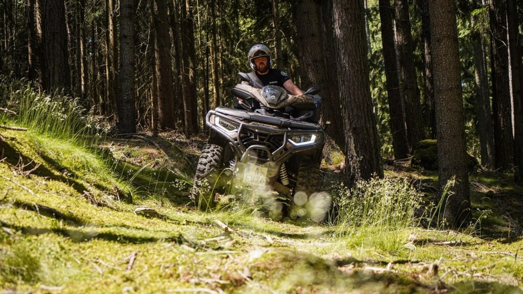 Driving the LONCIN XWolf 1000 through the mountains and forests
