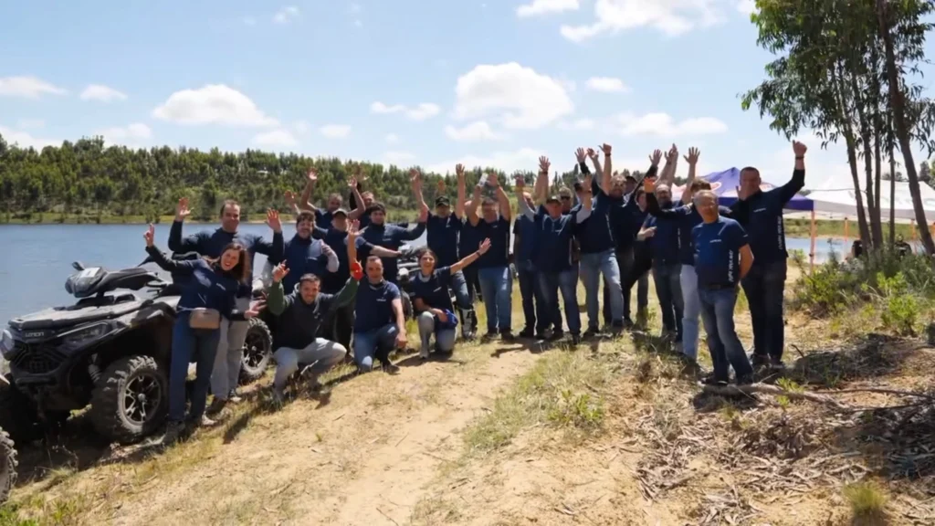 LONCIN XWolf Lgnites Adventure in Portugal Off-Road Club 13 Group photo of LONCIN XWolf Portuguese club