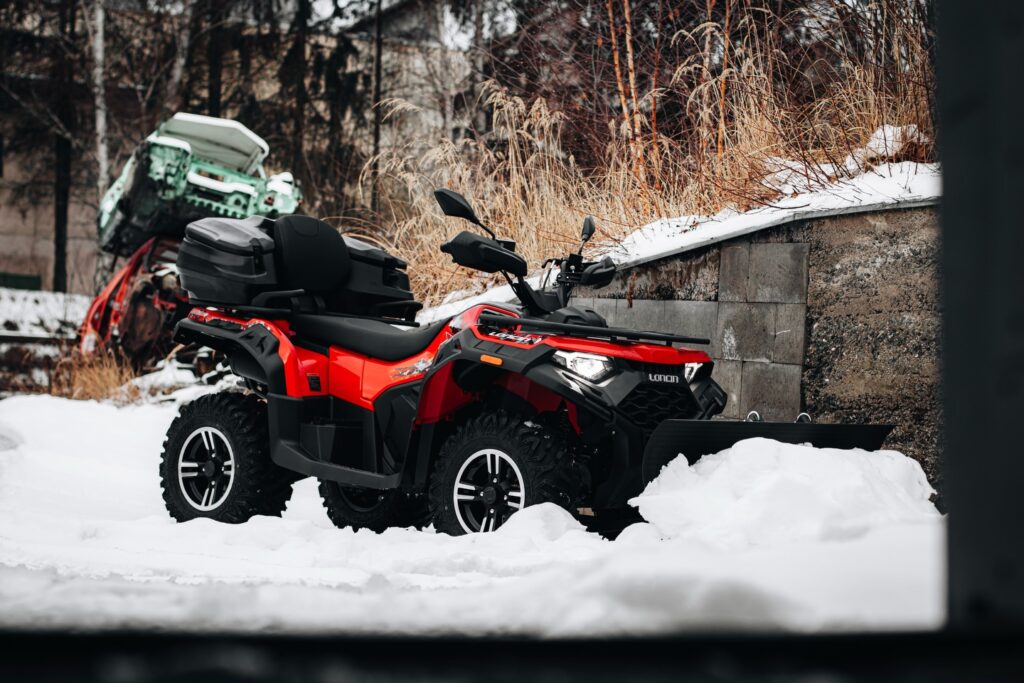 LONCIN XWolf 550: A Powerful Tool for Efficiently Clearing Snow 3 LONCIN XWolf 550 snow removal performance in heavy snow