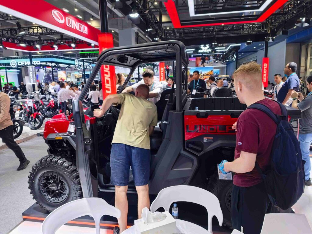 LONCIN ORV Makes A Surprise Appearance at the 139th Canton Fair 7 UWolf 1000 heavy-duty UTV attracting buyers at trade show