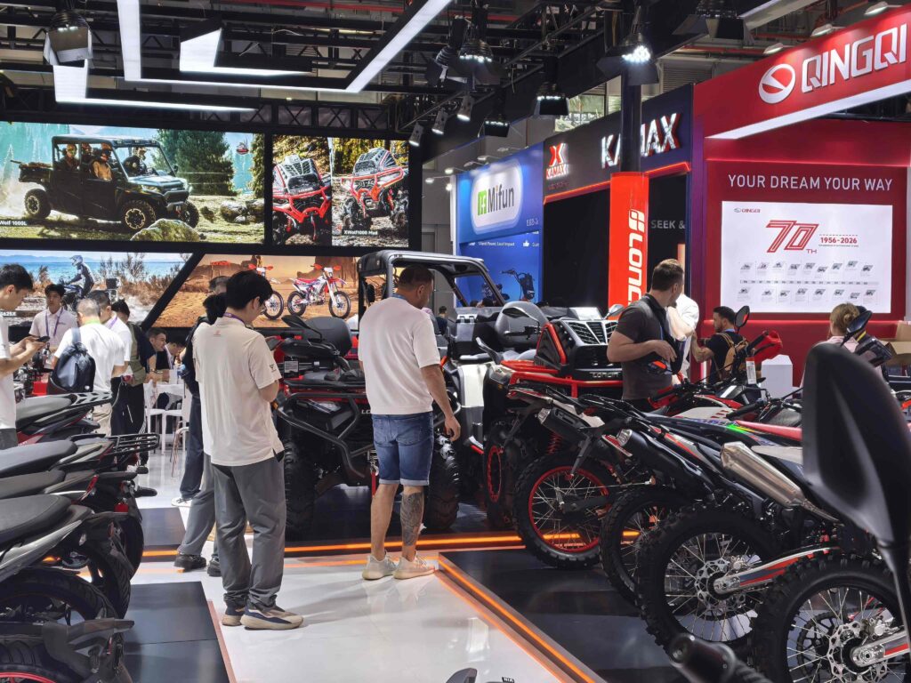 LONCIN ORV Makes A Surprise Appearance at the 139th Canton Fair 1 visitors gathering around LONCIN ATV booth at Canton Fair