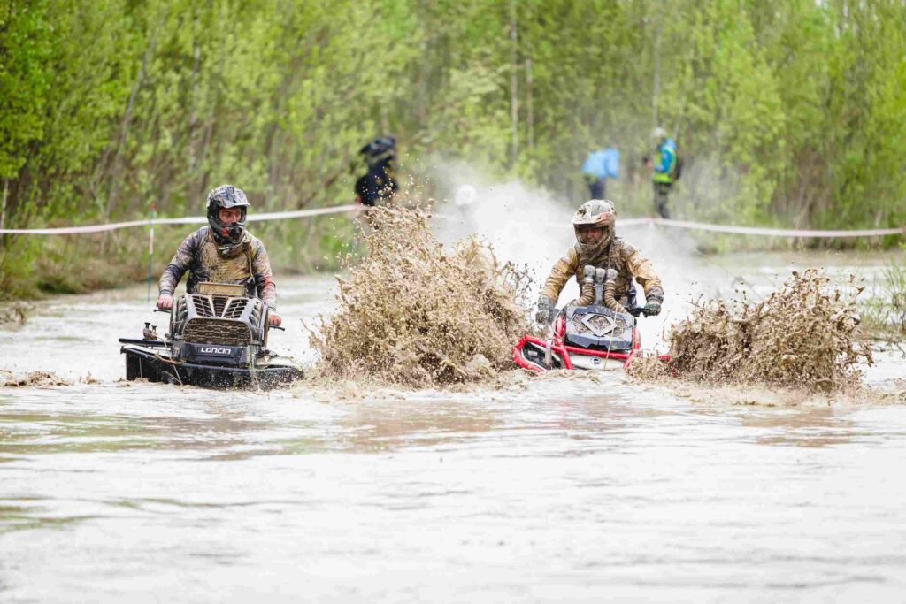 How to Ride LONCIN XWolf1000 Mud Through Deep Water 1 Choosing the safest crossing line for LONCIN XWolf1000 Mud