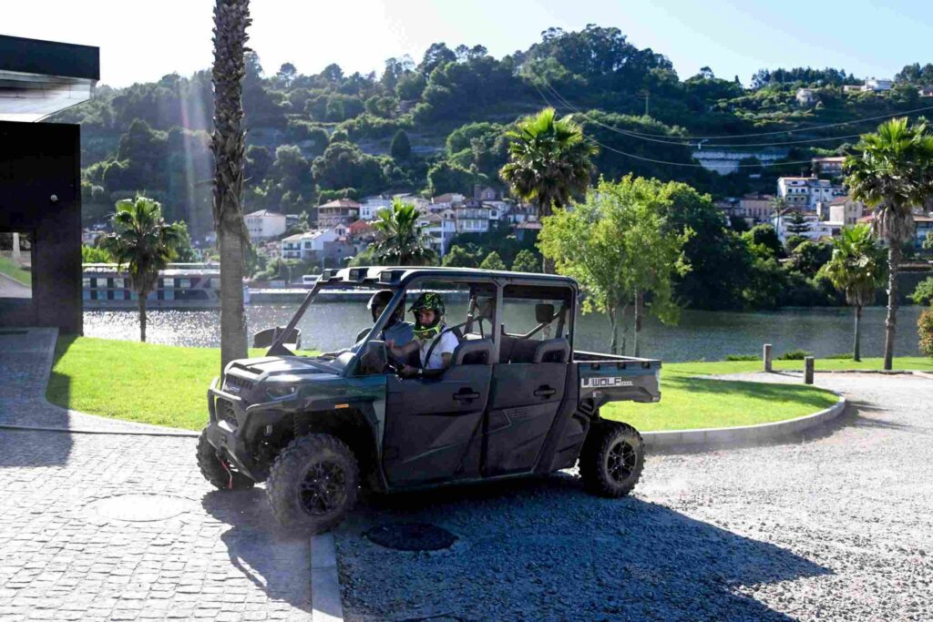 LONCIN XWolf Conquers Portugal with an 80 km Off-Road Adventure 2 LONCIN UWolf handling winding mountain roads during real-world testing