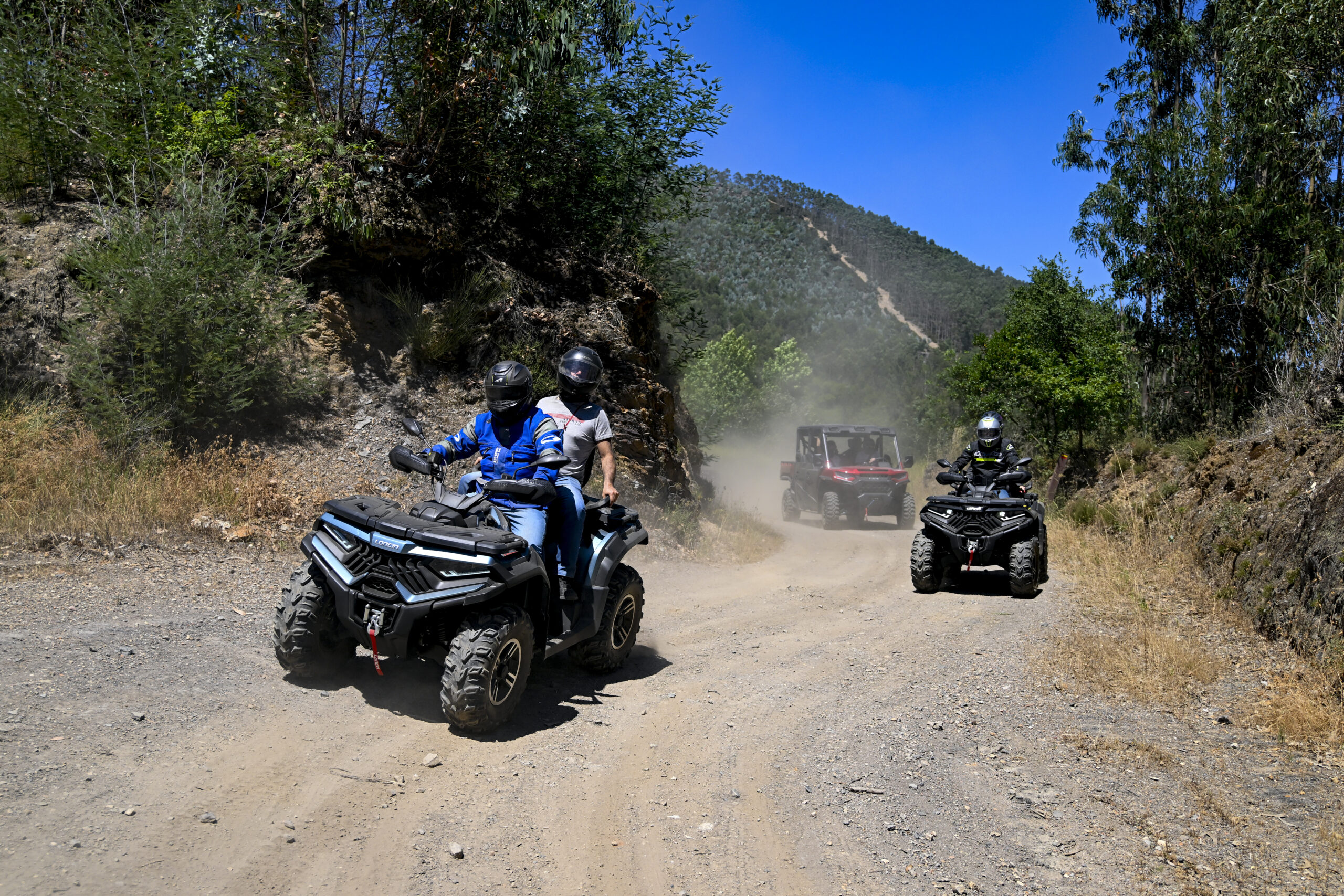 LONCIN XWolf Conquers Portugal with an 80 km Off-Road Adventure 11 LONCIN XWolf climbing steep off-road hills with excellent traction
