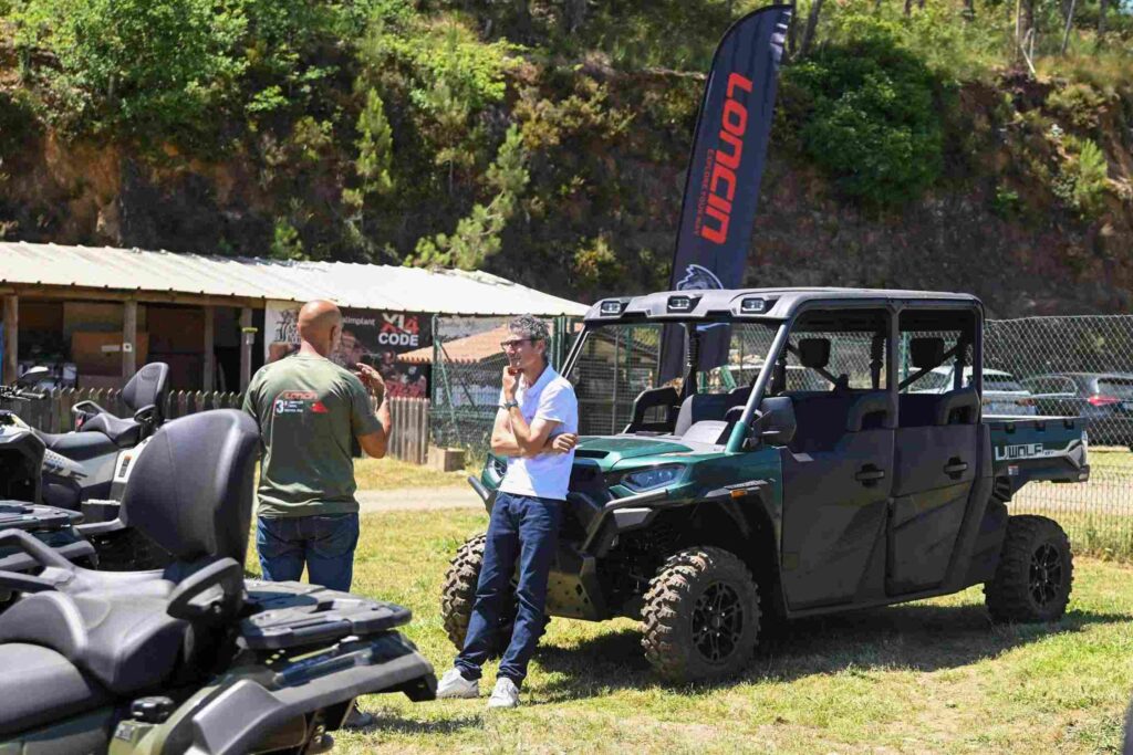 LONCIN XWolf Conquers Portugal with an 80 km Off-Road Adventure 23 Participants discussing their real-world driving experience with the LONCIN UWolf Series