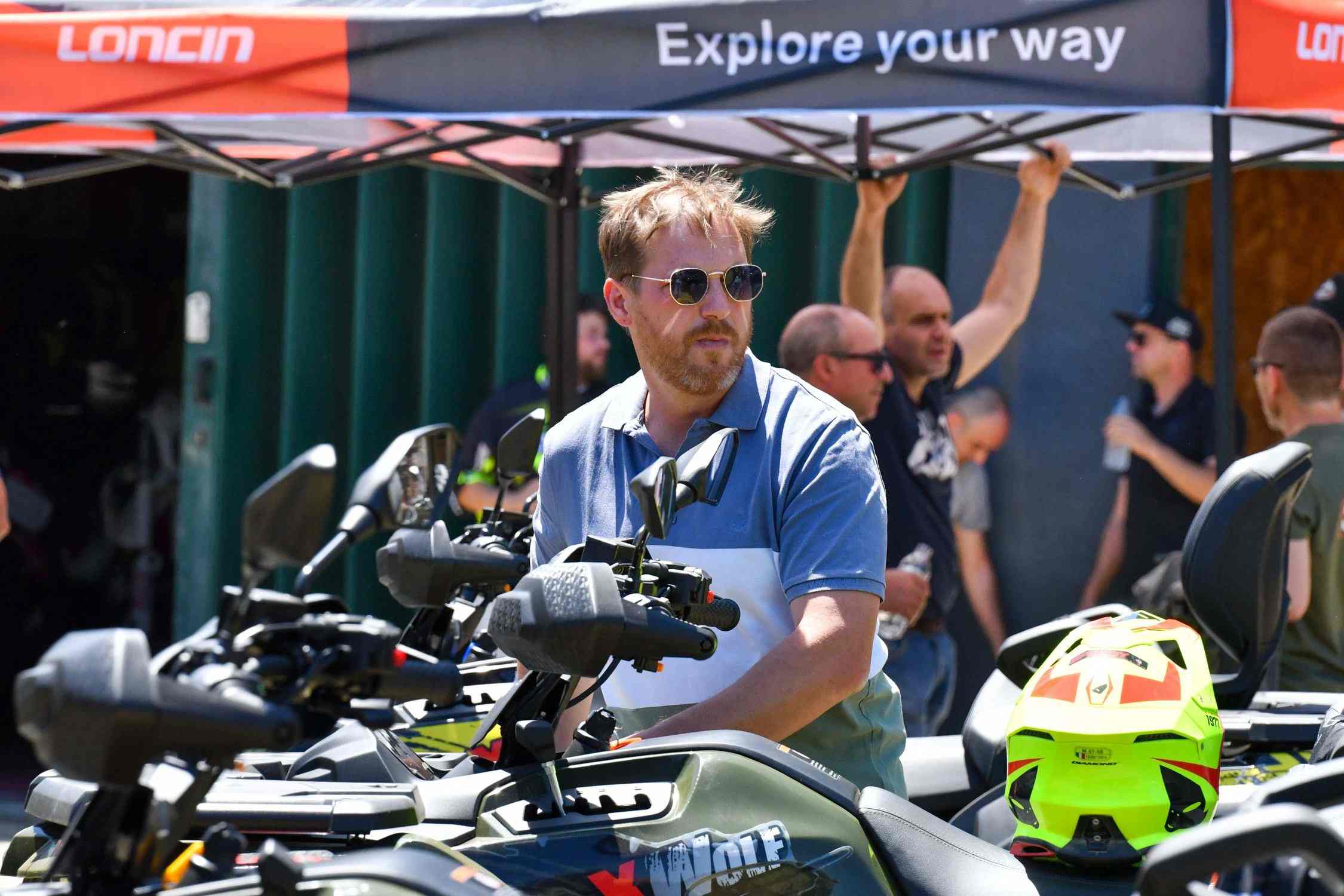 LONCIN XWolf Conquers Portugal with an 80 km Off-Road Adventure 28 Participants discussing their real-world driving experience with the LONCIN XWolf Series